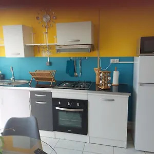 Le Dominad Bas De 700m Du Bain Chaud Canalsat Gratuit Parking Privé Gratuit Wi Fi Gratuit , Bouillante Guadeloupe